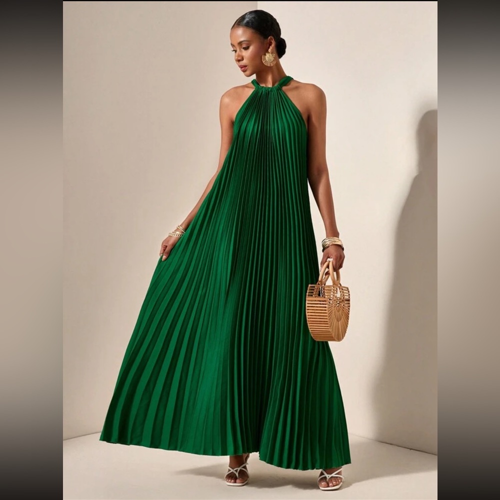 NEW PLUS ❤️‎ / Regular Size -  Elegant Green Halter Maxi Dress - Picture 5 of 10